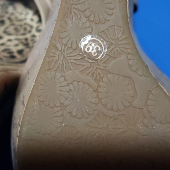 Women's Aldo Sandals - Picture 5 of 5